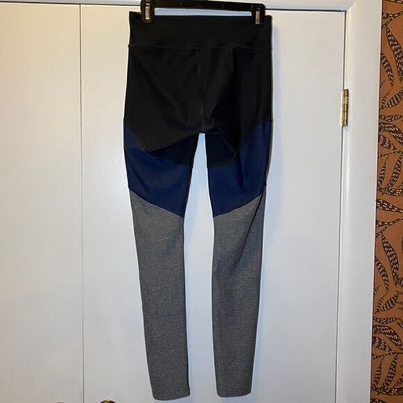 OUTDOOR VOICES Springs Leggings 7/8 Black Gray Navy Women’s Size Medium - Picture 5 of 9